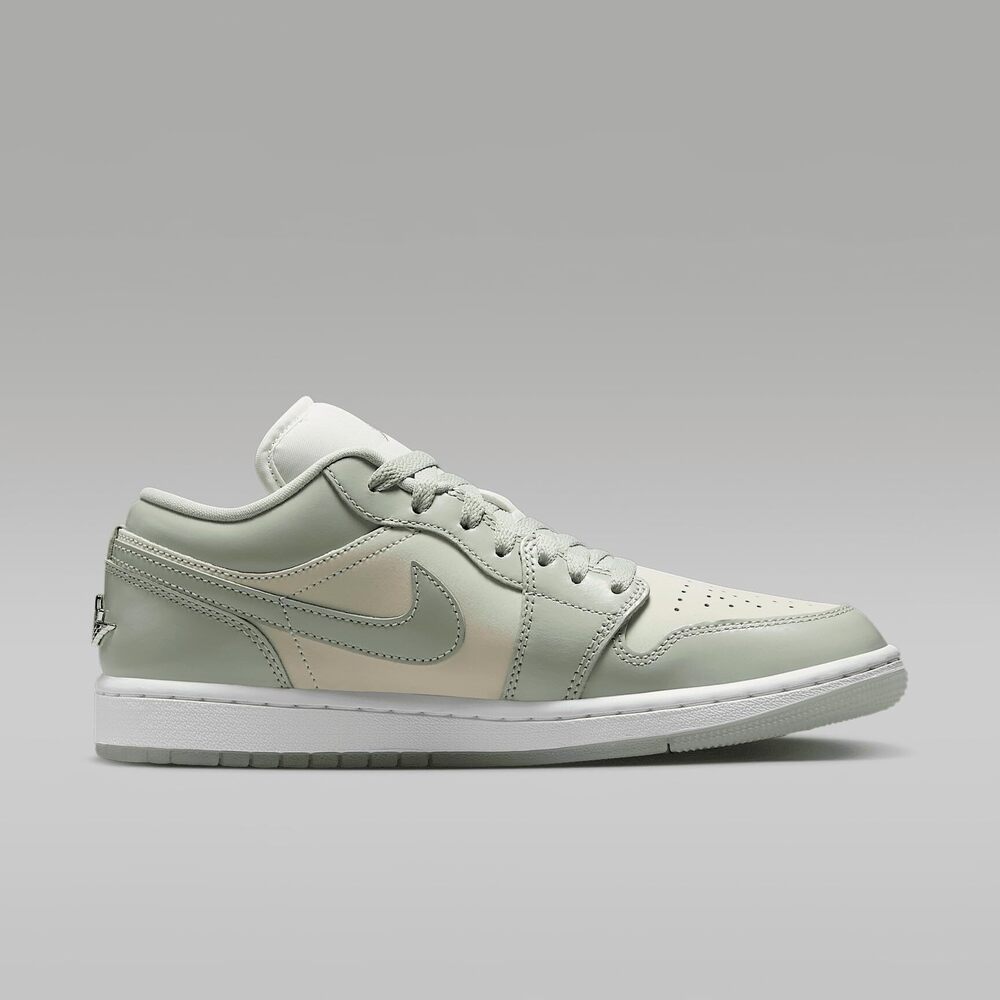 W AIR JORDAN 1 LOW SE "SAIL/SEAFOAM-METALLIC SILVER-WHITE" - Picture 3 of 4